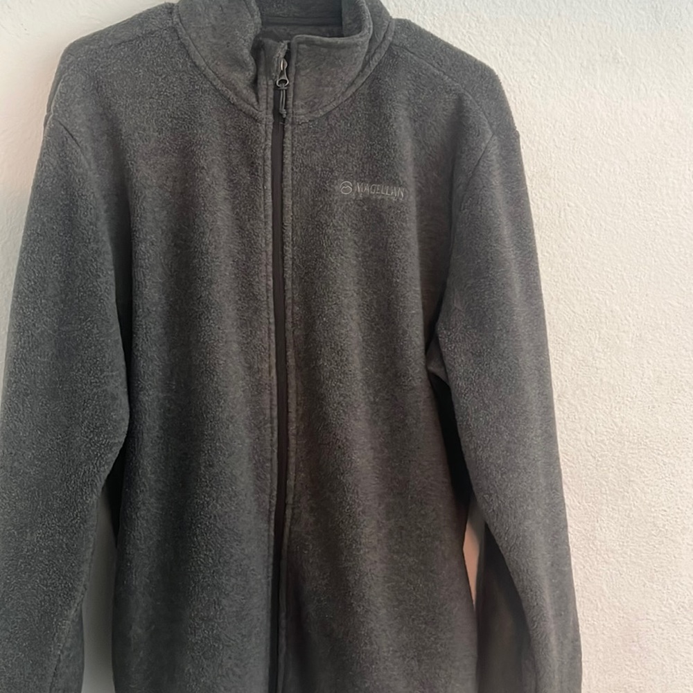 I am selling a Magellan outdoor grey sweater